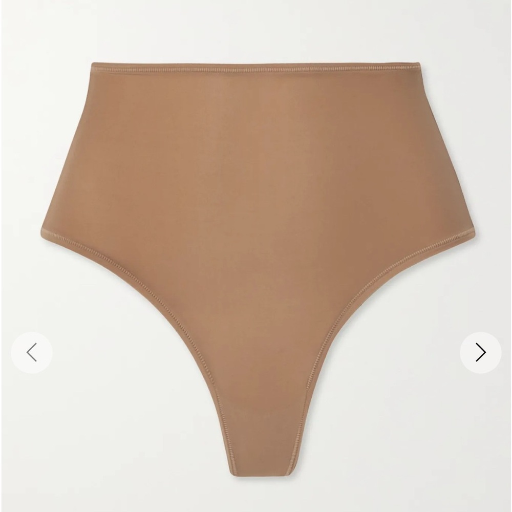 SKIMS' 'Sienna' thong NWT-0250